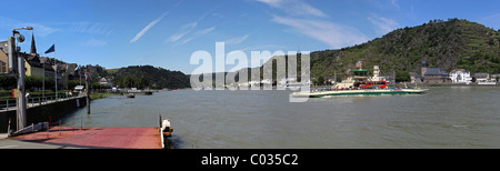 Rhein Fähre Loreley VI zwischen St. Goar und St. Goarshausen, St. Goar, Rheinland-Pfalz, Deutschland, Europa Stockfoto