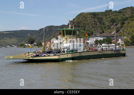 Rhein Fähre Loreley VI zwischen St. Goar und St. Goarshausen, St. Goar, Rheinland-Pfalz, Deutschland, Europa Stockfoto