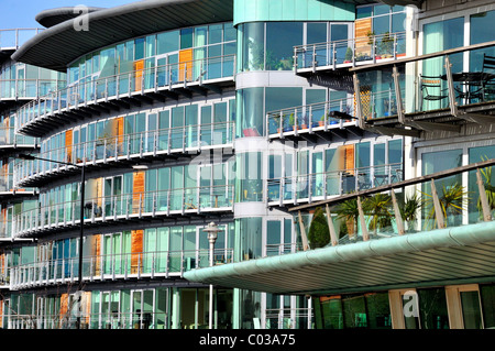 Moderne Wohnungen in Wapping High Street, London Stockfoto