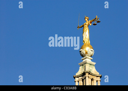 Die Old Bailey Waage der Gerechtigkeit-statue Stockfoto
