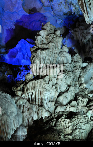 Hang Dau Go, versteckte Holz Höhle, Halong Bucht, Vietnam, Südostasien Stockfoto