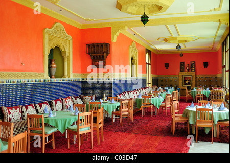 Traditionelles Restauranthalle in einem Hotel, Hotel Kasbah Asmaa, Marokko, Afrika Stockfoto