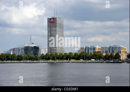 Parex-Bank-Hochhaus am Fluss Daugava, Daugava, Riga, Lettland, Baltikum, Europa Stockfoto