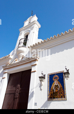 Portal und der Glockenturm des Klosters in Chipiona, Andalusien, Spanien, Europa Stockfoto