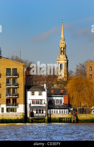 Aussicht von Whitby Pub im Wapping Riverside, London Stockfoto
