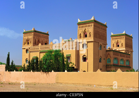 Kasbah, Schlamm Festung mit traditionellen Berber Ornamenten und Mustern, Kasbah Asmaa Hotel, Midelt, Südmarokko, Marokko Stockfoto