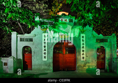 Eintritt in die rote Brücke, Hoan-Kiem-See, Hanoi, Vietnam, Südostasien Stockfoto