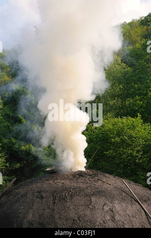 Rauchen-Holzkohle Brennofen, Walpersdorf, Kreis Siegen-Wittgenstein Bezirk, North Rhine-Westphalia, Deutschland, Europa Stockfoto