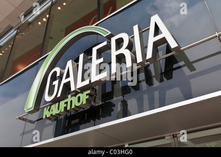 Logo des Kaufhauses Galeria Kaufhof auf der Zeil, Frankfurt am Main, Hessen, Deutschland, Europa Stockfoto