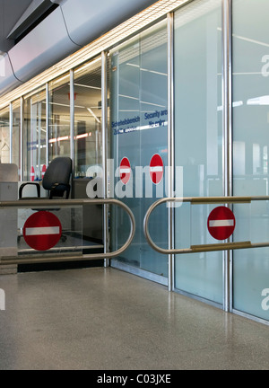 Sicherheitsbereich am Flughafen Berlin Tegel, Berlin, Deutschland, Europa Stockfoto