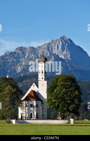 Kirche St. Coloman oder Colomanskirche, Schwangau, vor der Tannheimer Berge, Ostallgaeu, Allgäu, Schwaben, Bayern Stockfoto