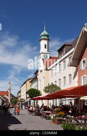 Marian Column und Kirche Maria Hilf am Untermarkt, unteren Marktplatz, Murnau, Upper Bavaria, Bavaria, Germany, Europa Stockfoto