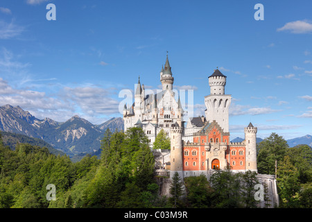 Blick von Osten, Schloss Neuschwanstein Castle, Ostallgaeu, Allgäu, Schwaben, Bayern, Deutschland, Europa Stockfoto