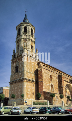 Die Kirche Santa Catalina an der Plaza Mayor in La Solana, Kastilien-La Mancha, Spanien Stockfoto