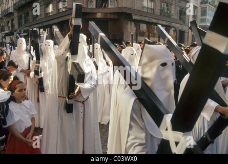 Büßer, Prozession, Semana Santa (Karwoche), Sevilla, Andalusien, Spanien Stockfoto