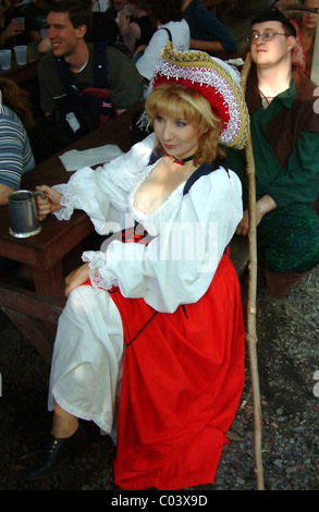 Junge Frau verkleidet als Pirat beim Renaissance Festival in Crownsville, Md Stockfoto