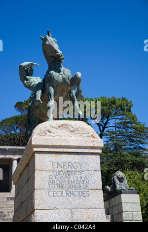 Rhodes Memorial, die "Energie"-Statue (Mann auf dem Pferd) in Kapstadt Stockfoto