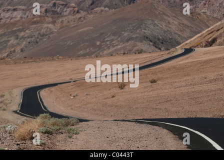 Inspirierende Künstler Laufwerk im Death Valley, California Stockfoto