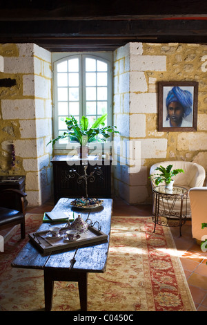 Salon im französischen Hotel, Hostellerie Les Griffons in Bourdeilles in der Nähe von Brantome in Dordogne, Nordfrankreich Stockfoto