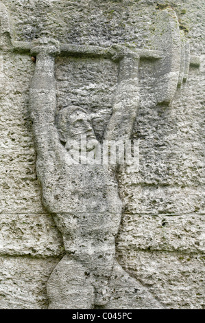 Detail eines der Denkmäler für die Olympischen Spiele von 1896-1936 im Berliner Olympiastadion Stockfoto