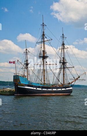 Eine Nachbildung des Segelschiffs Hector angedockt an der Pictou Waterfront, Nova Scotia, Canada Stockfoto