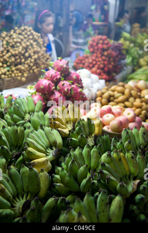 Frisches Obst auf dem Gemüsemarkt in Siem Reap, Kambodscha Stockfoto