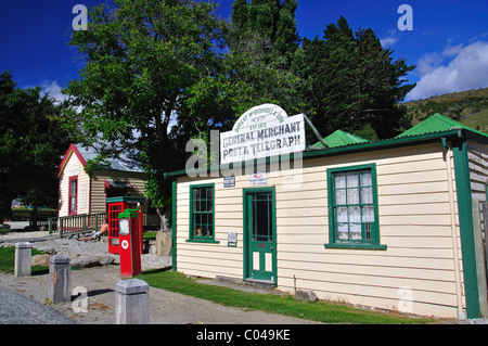 Alten General Mechant Post & Telegraph speichern neben Cardrona Hotel, Cardrona, Otago Region, Südinsel, Neuseeland Stockfoto