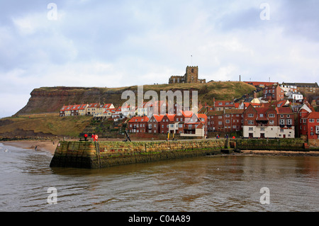 Whitby Fluß Esk Mündung North Yorkshire England UK England GB Großbritannien Europa Stockfoto