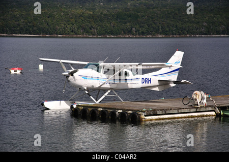 Flügel und Wasserflugzeug auf Lake Te Anau, Te Anau, Southland Region, Südinsel, Neuseeland Stockfoto