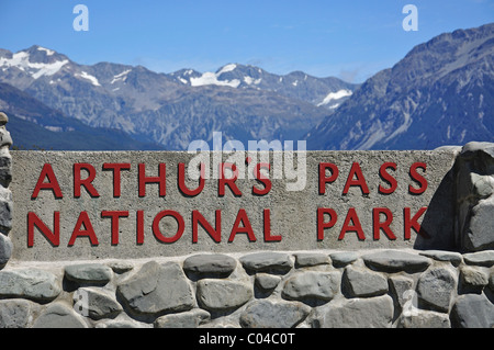 Schild am Eingang zum Arthurs Pass Nationalpark, Region Canterbury, Südinsel, Neuseeland Stockfoto