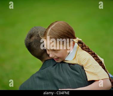 Vater und Tochter, umarmen Stockfoto