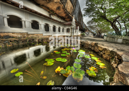 Die alten goldenen buddhistischen Tempel (Höhle Tempelanlage) in Dambulla, Sri Lanka Stockfoto