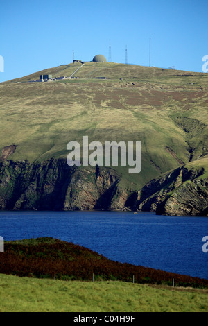 Burra Firth und Saxa Vord, die RAF frühe Warnung Radarstation, geschlossen im Jahr 2006, Unst, Shetland, Schottland, Vereinigtes Königreich Stockfoto