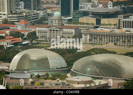 Singapur Esplanade Mall (The Durian), alte Supreme Court & Rathaus Stockfoto