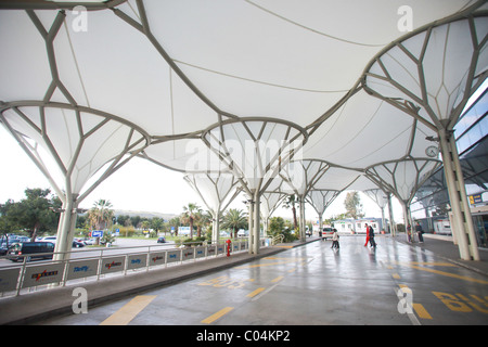 SPLIT, Kroatien - 9. Mai 2010: neu renovierte Flughafen am 9. Mai 2010. Es dient heute mehr als 1.200.000 Passagiere jährlich. Stockfoto