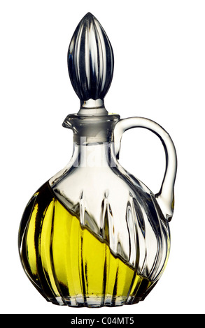 Geneigte Olivenöl in eine Cruer auf weißem Hintergrund Stockfoto