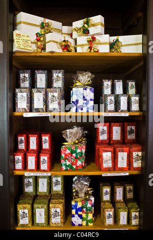 Artisan-Seifen zum Verkauf an Martin de Candre Savon Fachgeschäft Mestre in Fontevraud L'Abbaye, Loiretal, Frankreich Stockfoto