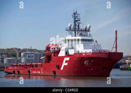 "Weit Scout" Öl Industrie Unterstützung Schiff im Hafen von Aberdeen drehen. Stockfoto