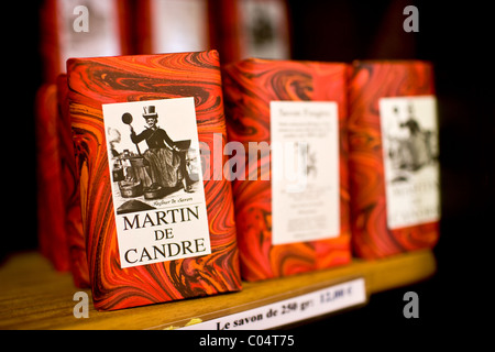 Artisan-Seifen zum Verkauf an Martin de Candre Savon Fachgeschäft Mestre in Fontevraud L'Abbaye, Loiretal, Frankreich Stockfoto