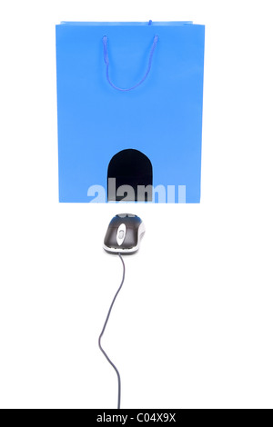 Isolierte Einkaufstasche und Computer-Maus, Konzept des e-Commerce Stockfoto