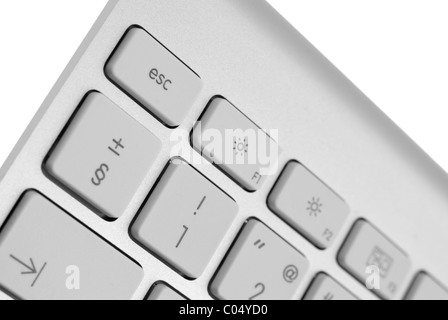 Nahaufnahme einer modernen Alu-Tastatur, konzentrieren sich auf die ESC-Taste. Stockfoto
