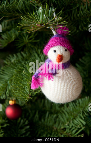 Schneemann Weihnachtsbaum hängen Stockfoto
