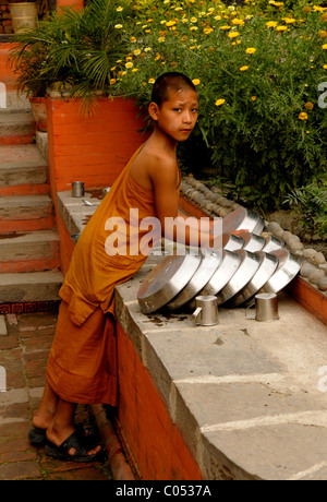 junge nepalesischen Novizin, buddhistische Tempel, Völker Leben (die Nepalesen), Leben in Kathmandu, Kathmandu Straße leben, nepal Stockfoto