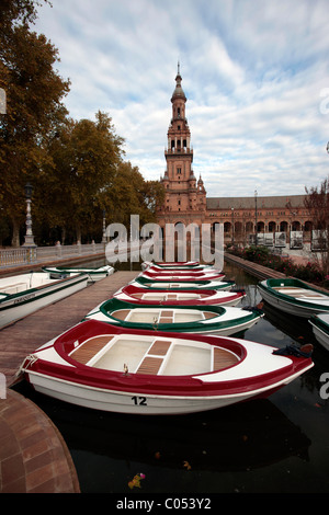 Die Plaza de Espania in Sevilla, die Hauptstadt der Provinz Andalusien in Südspanien. Stockfoto