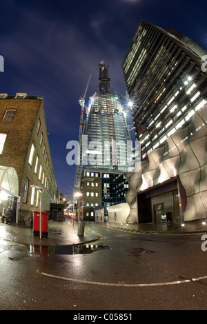 Nachtarbeit in der London-Shard Stockfoto