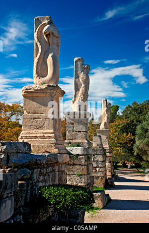 Dekorative Statuen, bekannt als "The Giants" von Odeon Agrippas in der antiken Agora von Athen Stockfoto