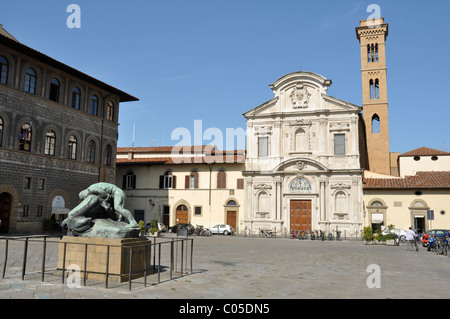 Chiesa di Ognissanti (All Saints Church), Florenz (inkl. Statue des Herkules und der Löwe, Piazza d' Ognissant Stockfoto