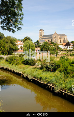 Die Kirche von Talmont St Hilaire in Vendee Frankreich Stockfoto
