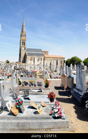 Die Kirche von Talmont St Hilaire in Vendee Frankreich Stockfoto