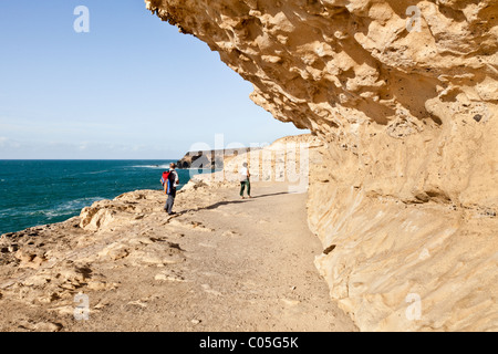 Wave Felsformationen neben den Klippen-Wanderweg in der Nähe von Ajuy an der Westküste der Kanarischen Insel Fuerteventura Stockfoto